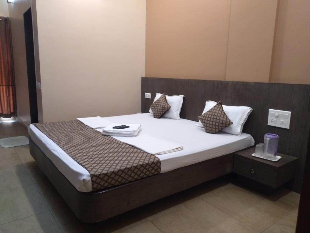 Hotel Mayura Residency Subrahmanya Exterior photo